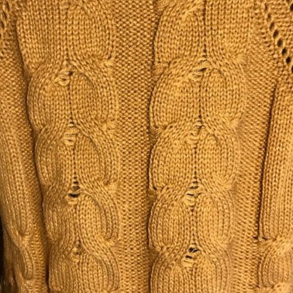 Cable Knit Hi Lo Turtleneck Sweater - Picture 9 of 12